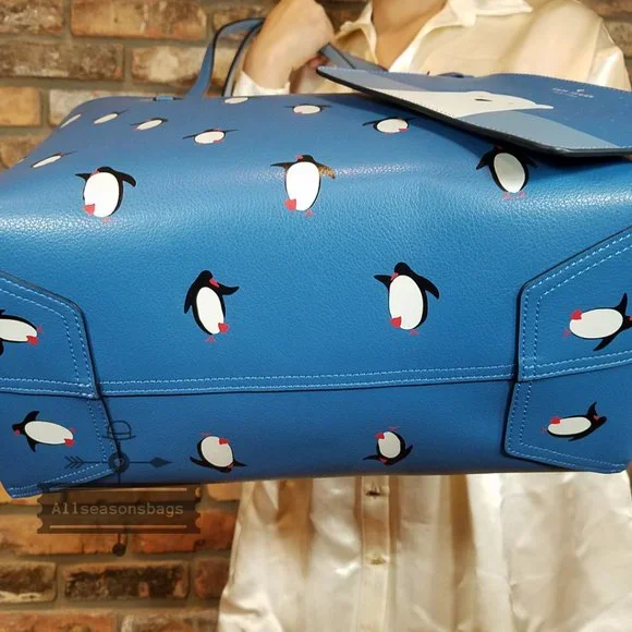 KATE SPADE ARCTIC FRIENDS PENGUIN LARGE REVERSIBLE TOTE W/WRISLET K4745 NWT $35 - Picture 5 of 9